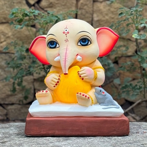 11'' Baal Ganesh Modak No 16 CM NM